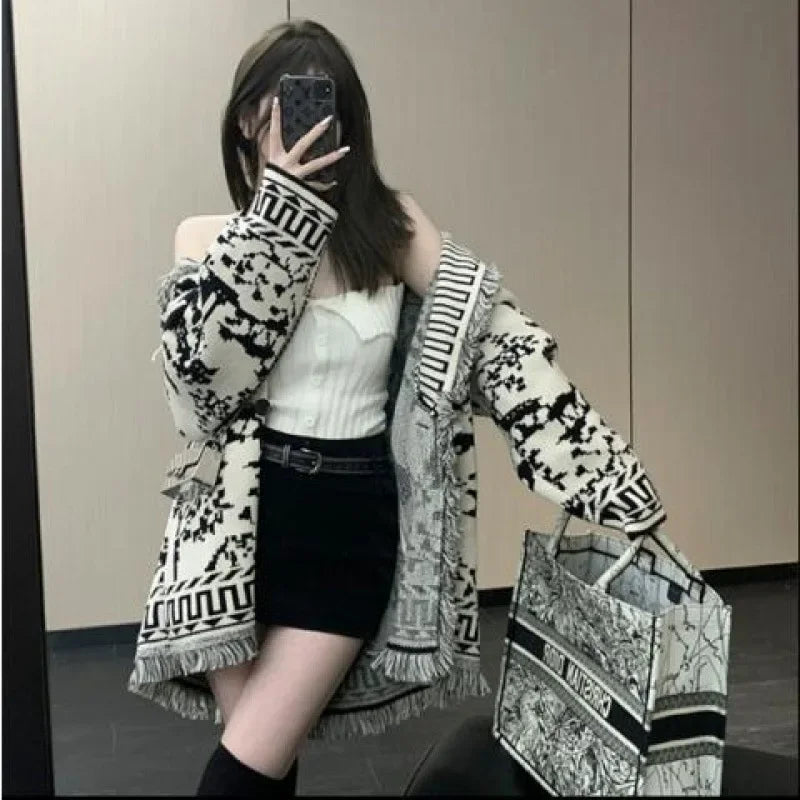 Spring Autumn New Tweed Style Socialite Elegant Knitted Cardigan Top Vintage Feeling Jacquard Fringed Jacket School
