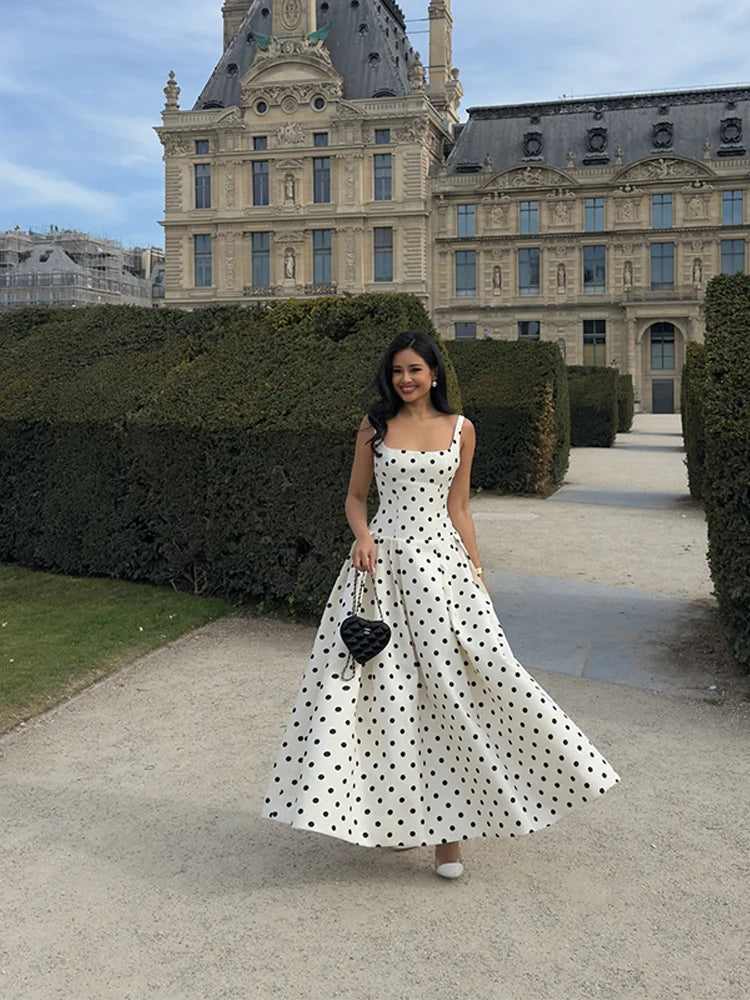 Square Collar Halter Polka Dot Dress Large Skirt Hem Pleated Waist Cinching Suspender Robes Slimming Sexy Fashion Long Dresses