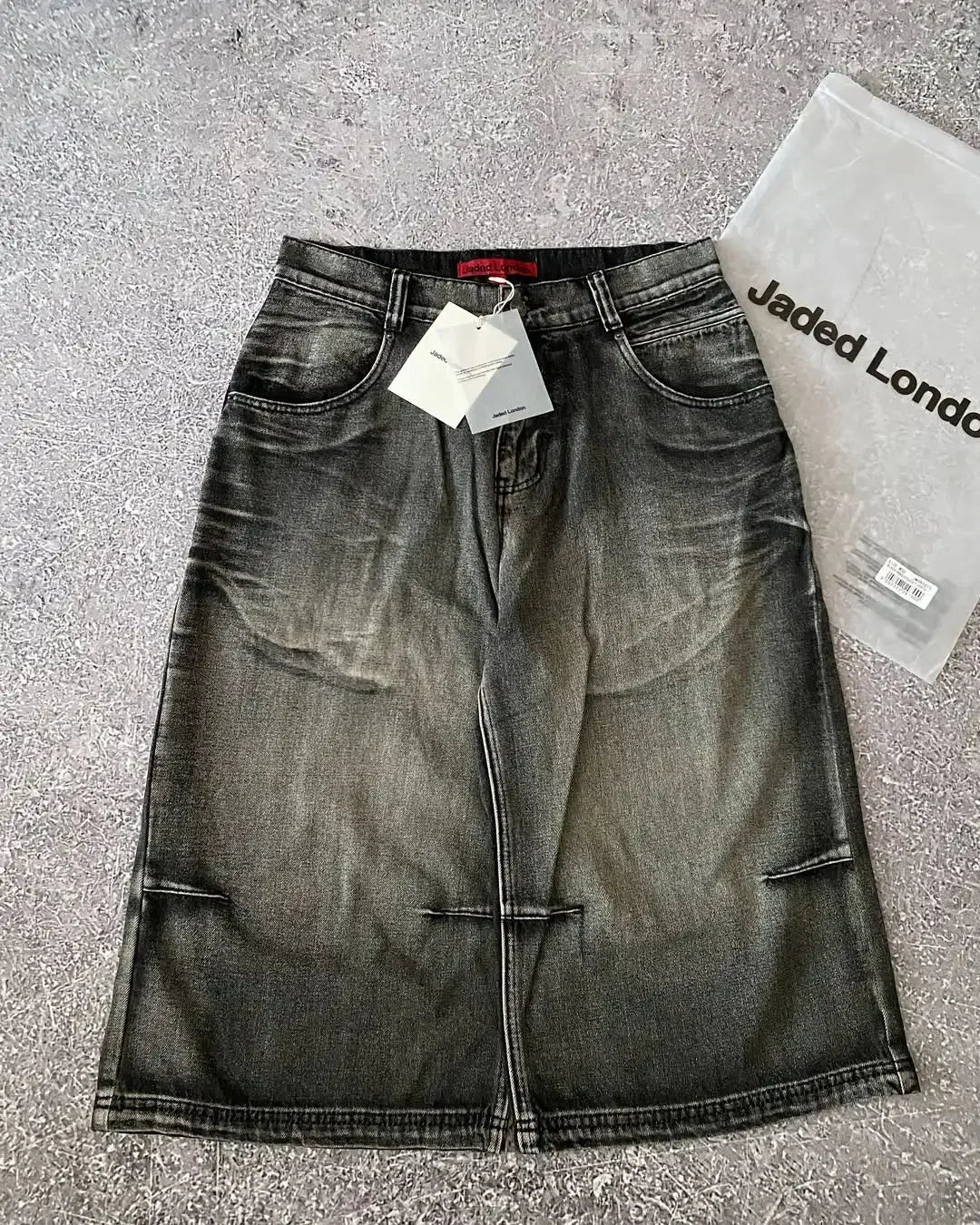 Harajuku Popular Knee Length Denim Shorts Retro Rivet Design Wing Pattern Jeans Y2K Men Women Fashion Punk Loose Wide Leg Pants