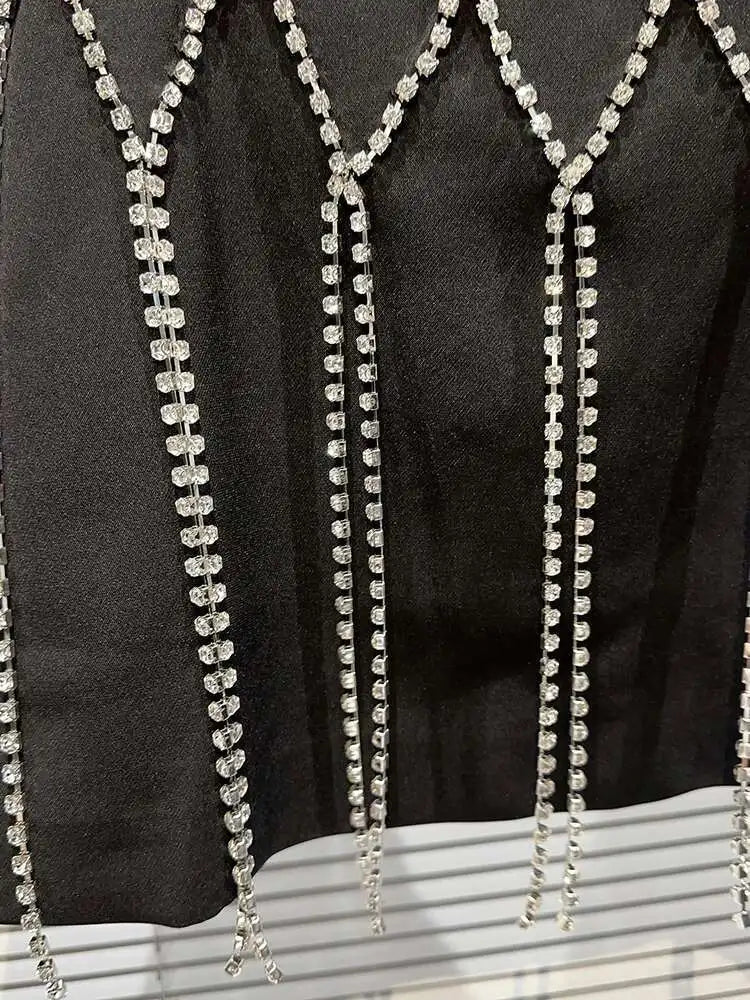 DEAT 2025 Spring New Fashion Diamond Chain Design Mini Skirt For Women Zipper Waist A-line Wrapped Hip Skirts Female 11XX5371