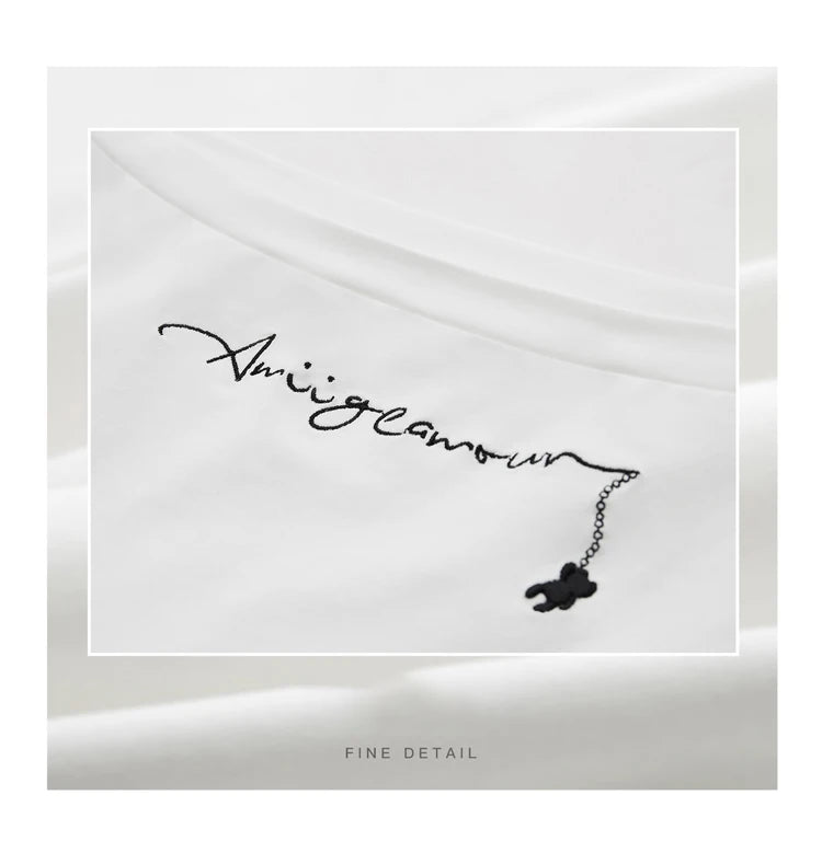 AMII Minimalism T-shirt Women 2023 Spring New Petite Niche Design All-match Office Lady Slash Neck Loose Embroidery Top 12342274