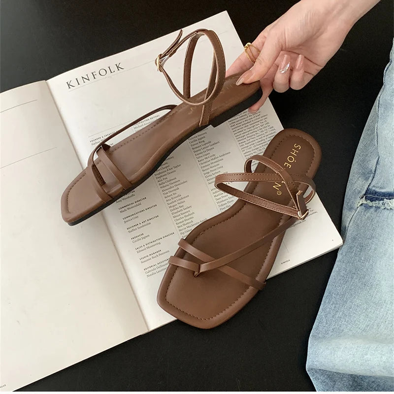 2025 Summer Gladiator Women Sandals Fashion Elegant Narrow Band Clip Toe Shoes Ladies Comfort Flats Beach Sandalias