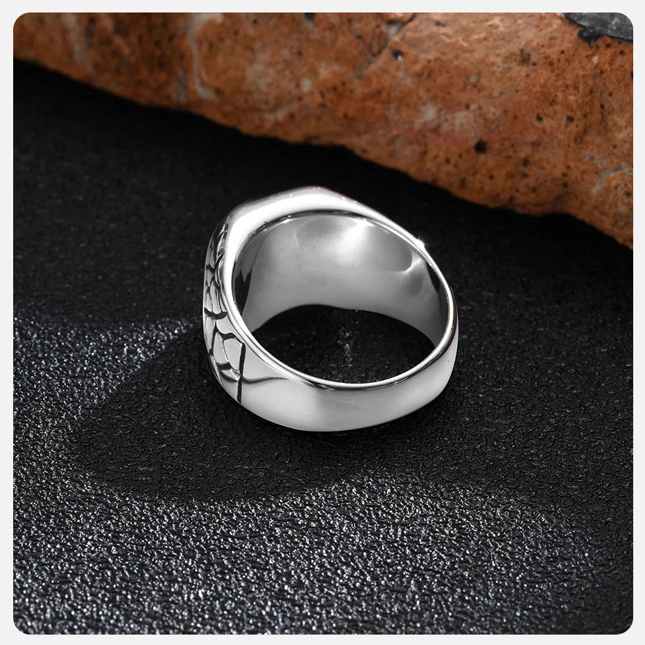 Vnox Bold Cross Signet Rings for Men,Crack Warrior Men's Faith Protect Stamp Finger Band, Vintage Viking Jewelry