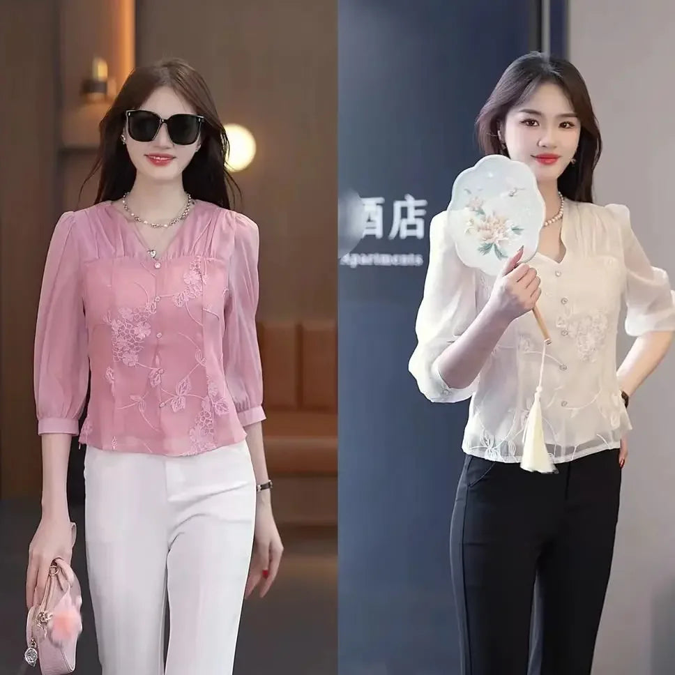 Spring and Summer 7-quarter Sleeve Embroidered V-neck New Shirt 2025 Slim and Slim and Fashionable Versatile Top