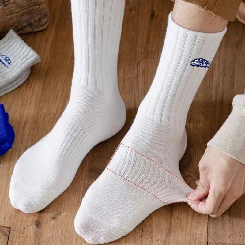 4 Pairs Men Solid Color Printed Mid Tube Socks Fashionable Letter Comfortable Sweat Absorbing Breathable Couple Casual Socks