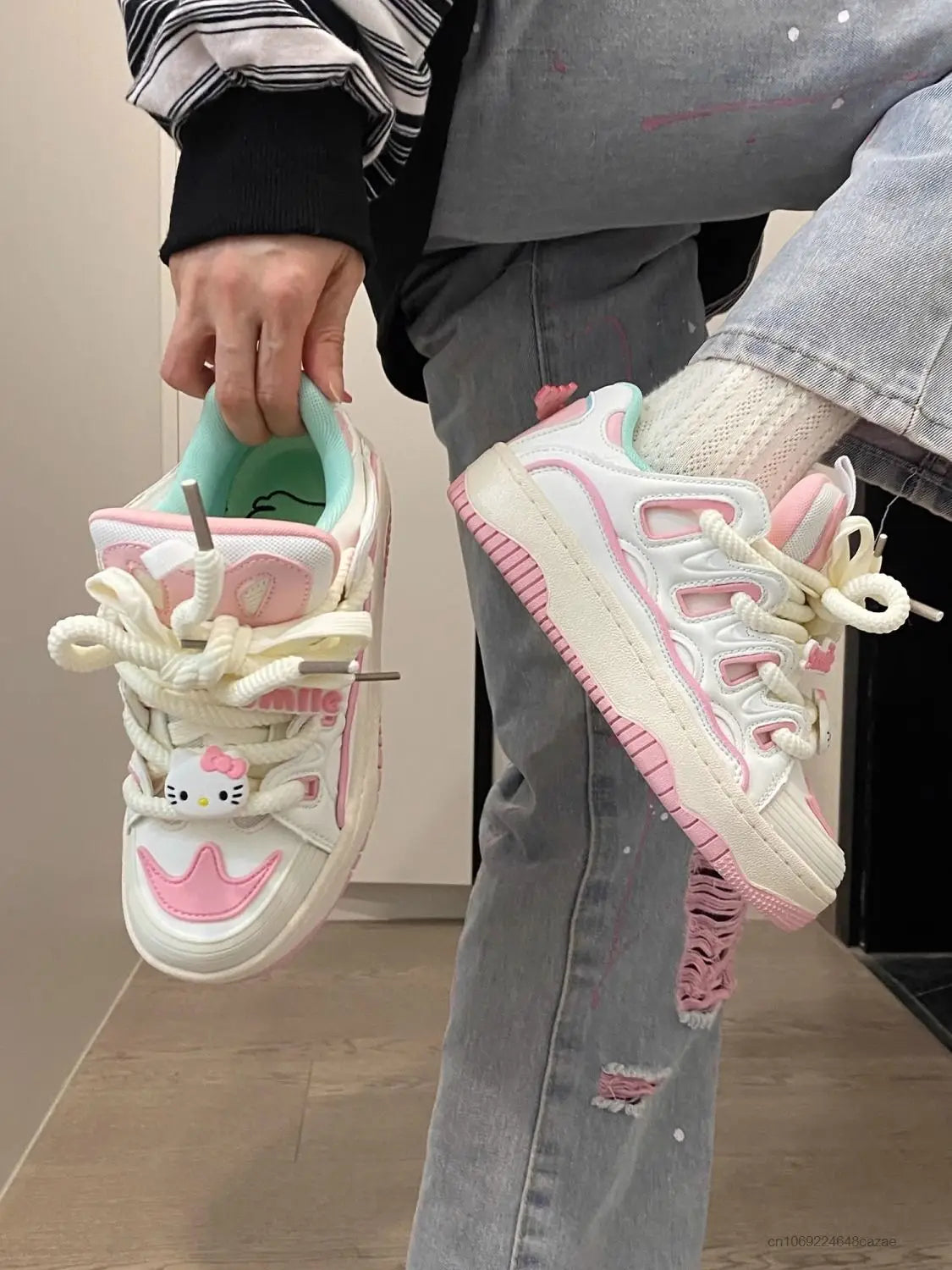 Sanrio Hello Kitty Luxury Design Plate Shoes Y2k Girl Cartoon Korean Style Aesthetic Cute Shoes Women Fashion Casual Sneakers
