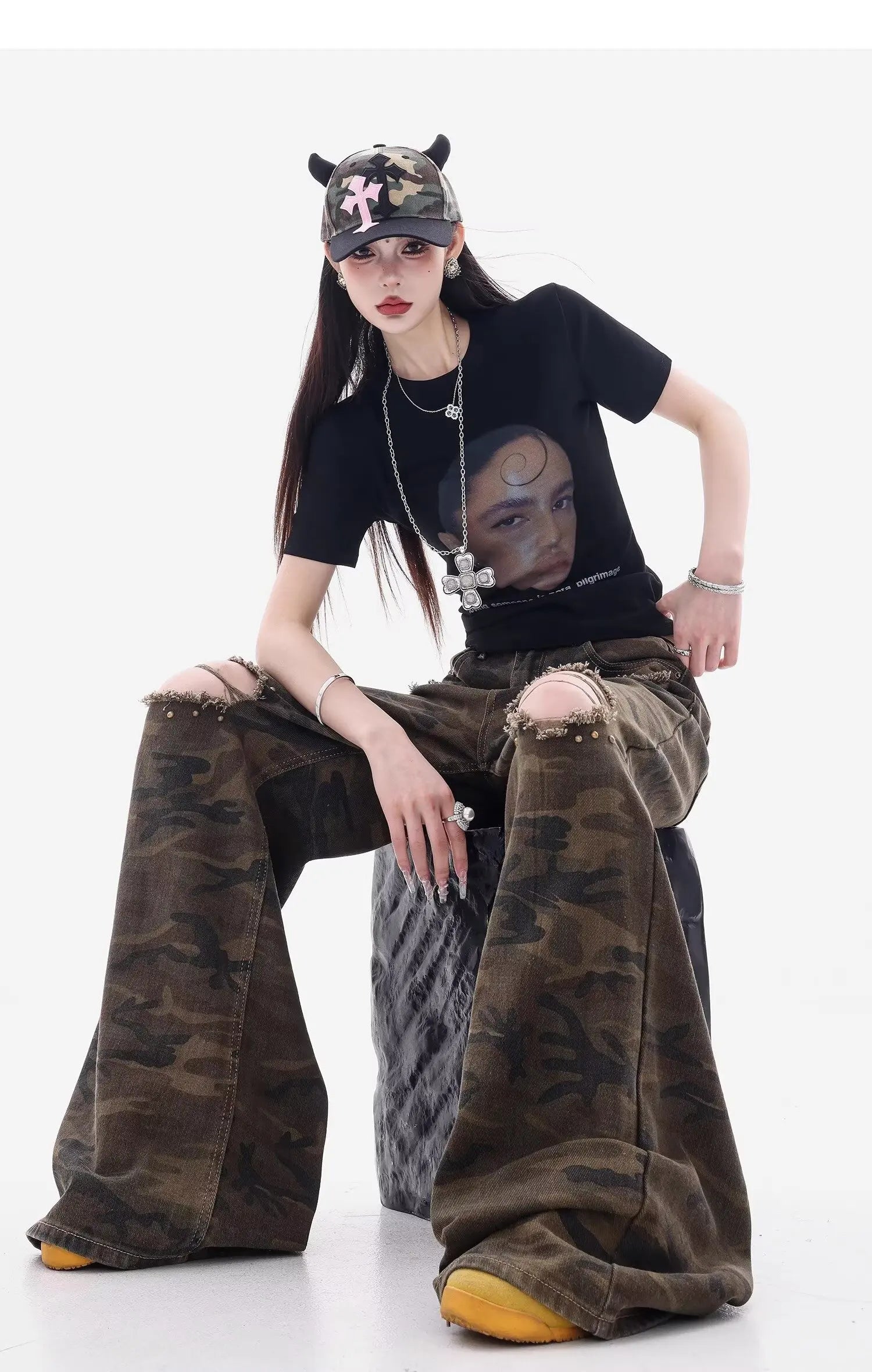 Meigao Street Ripped New Retro Loose Camouflage Ripped Jeans Women's Design Straight-Light Wide Legs