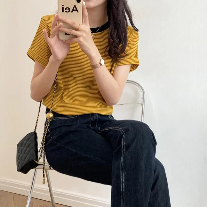 2024 New Round Neck Loose-Fit Stylish Striped T-Shirt Short Sleeves Women's Summer Round Neck T-Shirt Crewe Neck Design