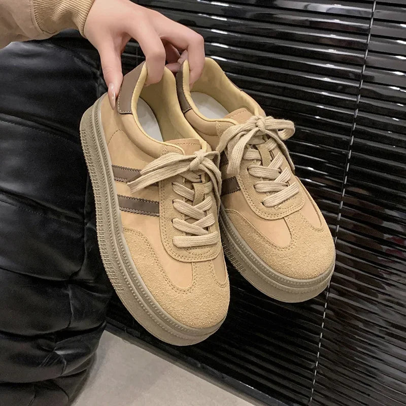 Women's Casual Sports Shoes Spring New Style Versatile Lightweight Lace-Up Mesh Thick Bottom Foot-Extending Dad Sneakers