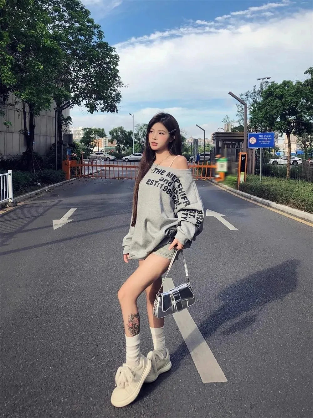 Shoulder Bared Vintage Print Letter Long Sleeve Sweatshirt Women's Autumn New Style Small Audience Oblique Shoulder Irregular Lo