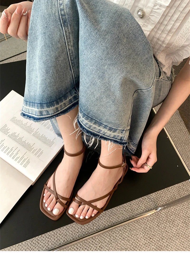 2025 Summer Gladiator Women Sandals Fashion Elegant Narrow Band Clip Toe Shoes Ladies Comfort Flats Beach Sandalias
