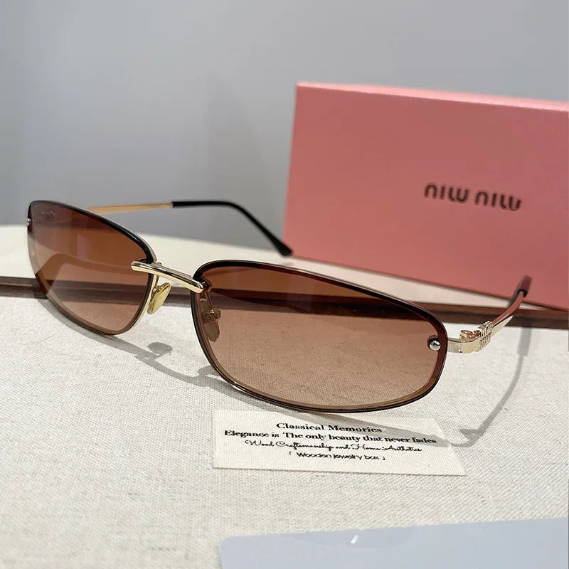 Light Colored Sunglasses for Women in Early Spring, Silver Sunglasses, Vintage Style, Millennial Hot Girl, Mercury Lenses