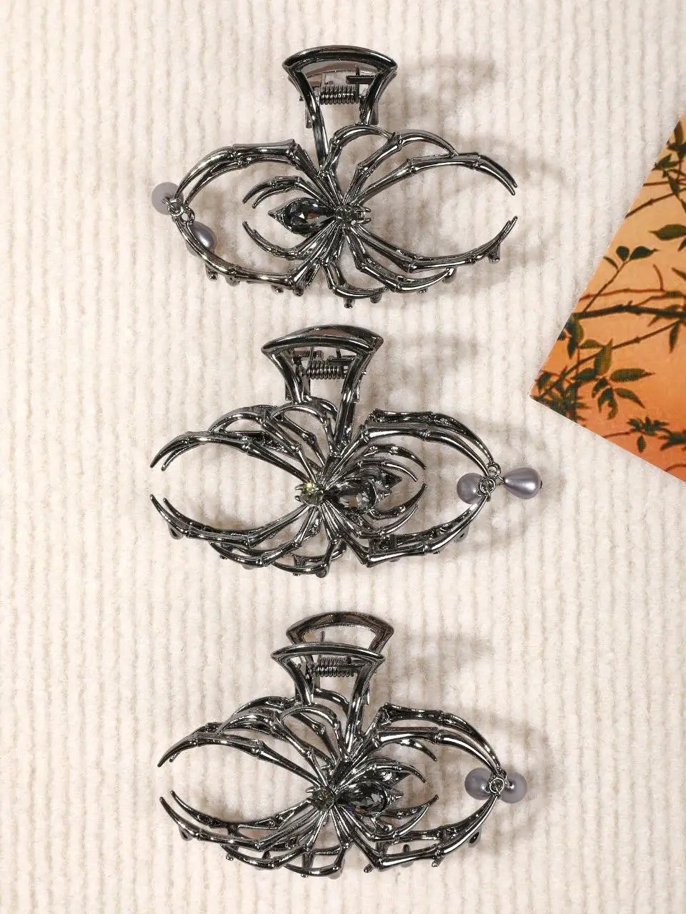 1Pcs Halloween Black Spider Hair Claw Clips with Pearl Charm Design,Metal Gothic Punk Hair Clips Strong Hold Hair Accessories