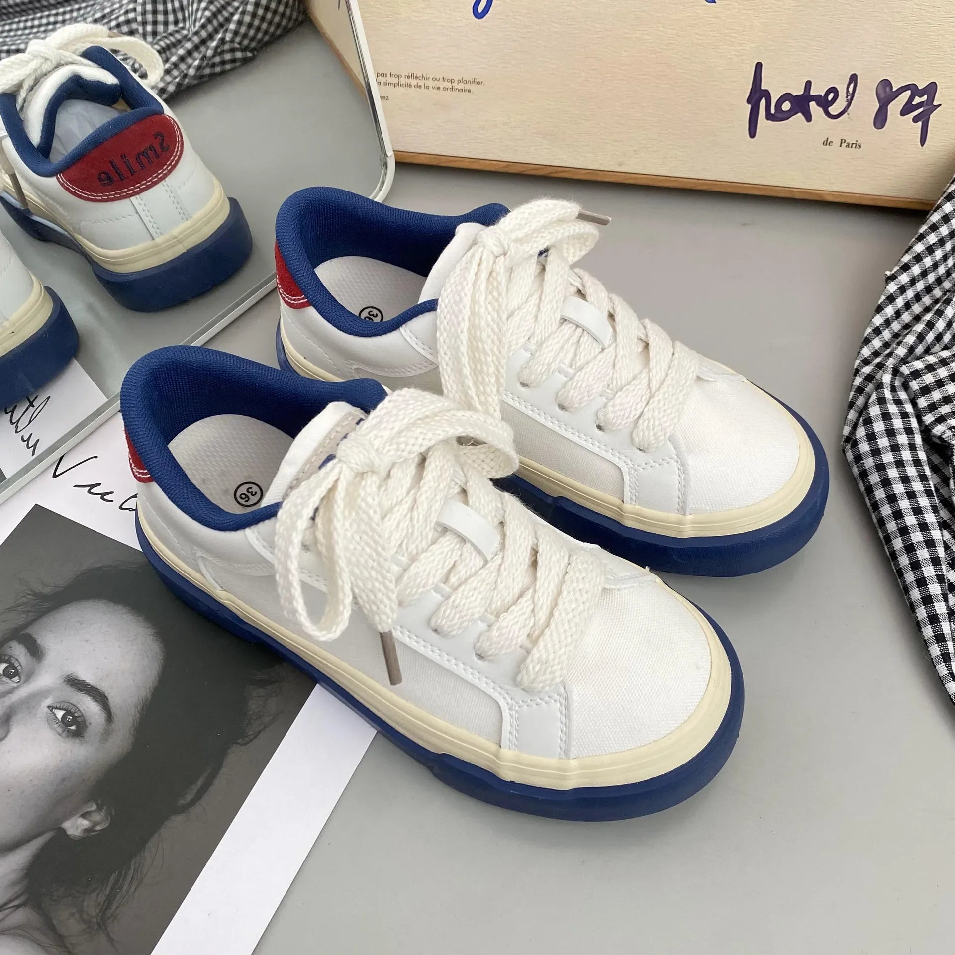 Women Vintage Red Low-top Jogging Canvas Sneakers Casual Letter Embroidery Vulcanized Skateboard Shoes Students Flat Trainers