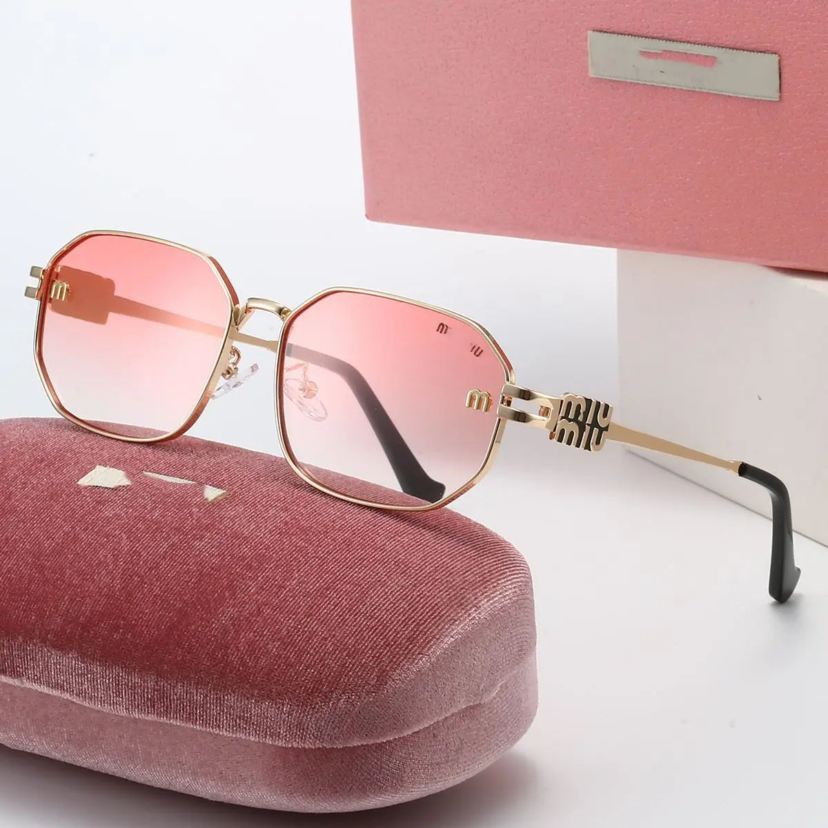 2025 New Miu Home Square Sunglasses for Women with a sense of luxury, retro and trendy, big brand sunglasses, M Outdoor Glasses