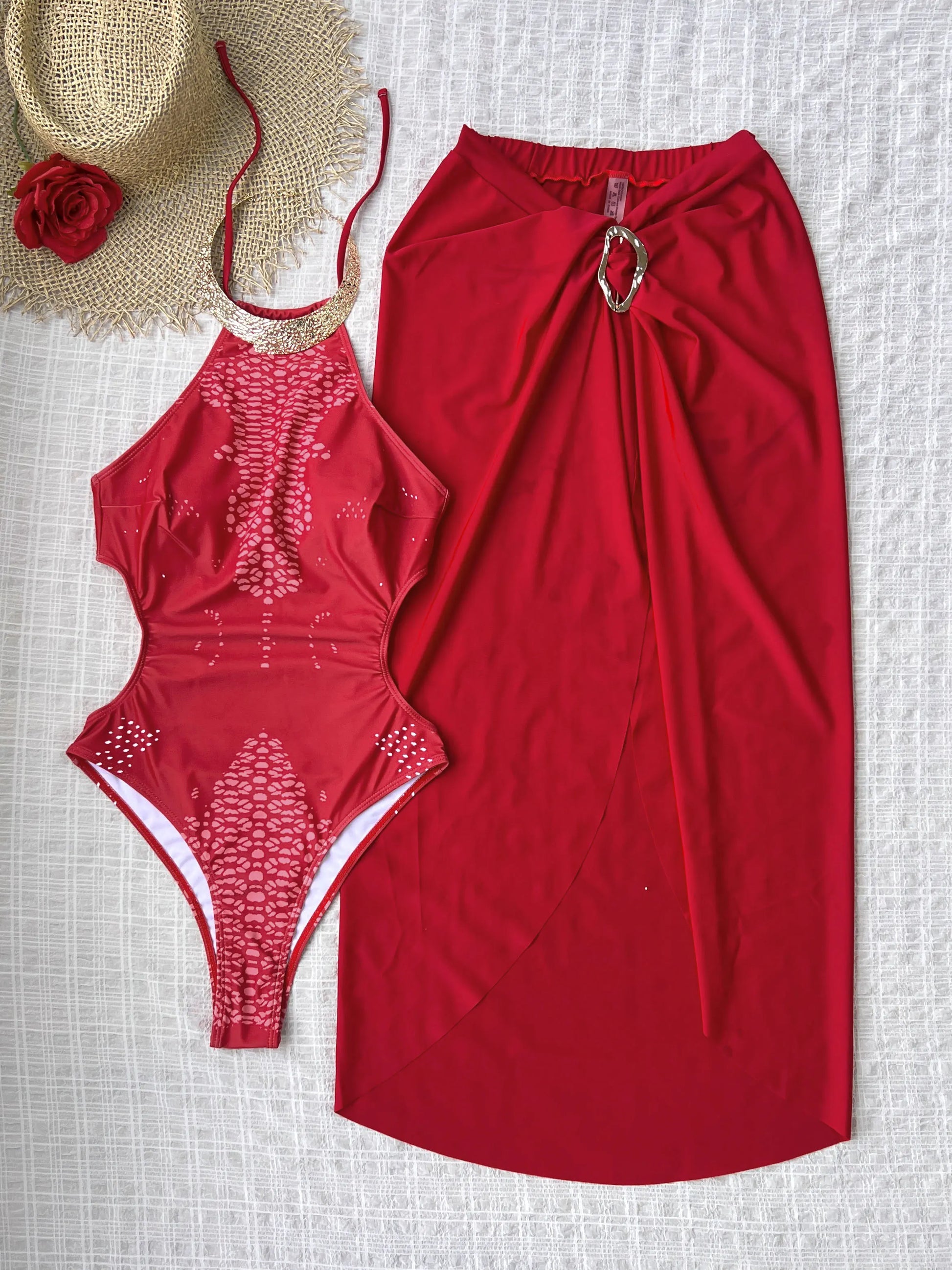 2025 Fashionable Halter Waistless One-Piece Swimsuit, Perfect for Beach Wear and Pool Parties Summer Getaways Lady Party Outfits