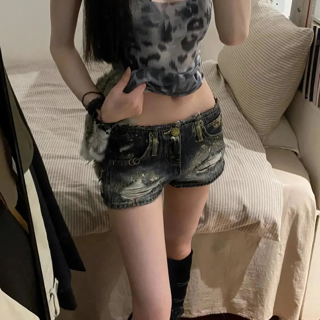 Y2k Vintage Tight Ripped Short Jean Pants Woman Fashion Clothing 2025 Youthful Streetwear Harajuku Flowy Denim Shorts for Women