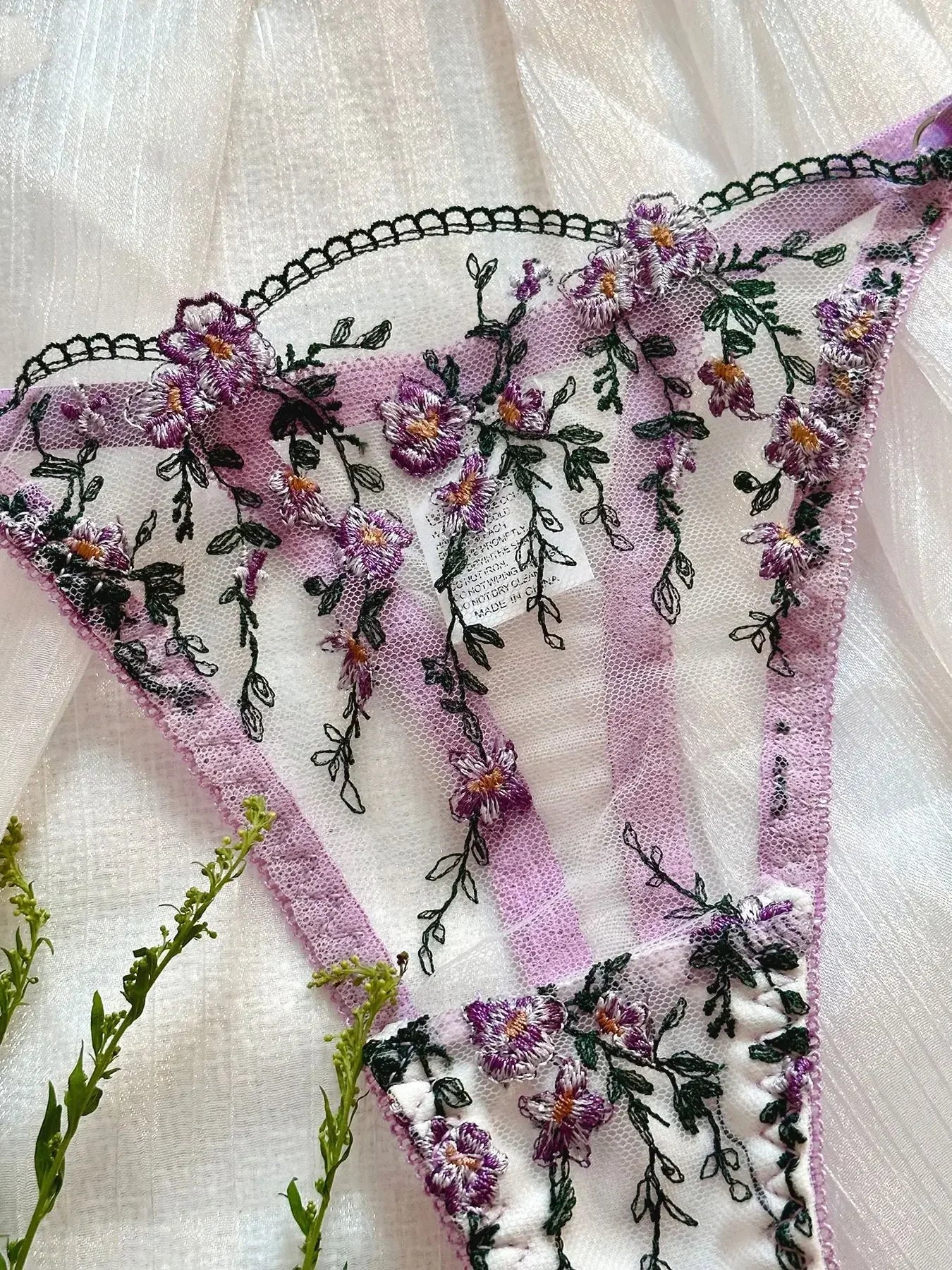 Sexy Women Lingeries Embroidery Floral Underwear Transparent Lace Short Low-waist Kits Sweet Delicate Fairy Bra Bra & Brief Sets