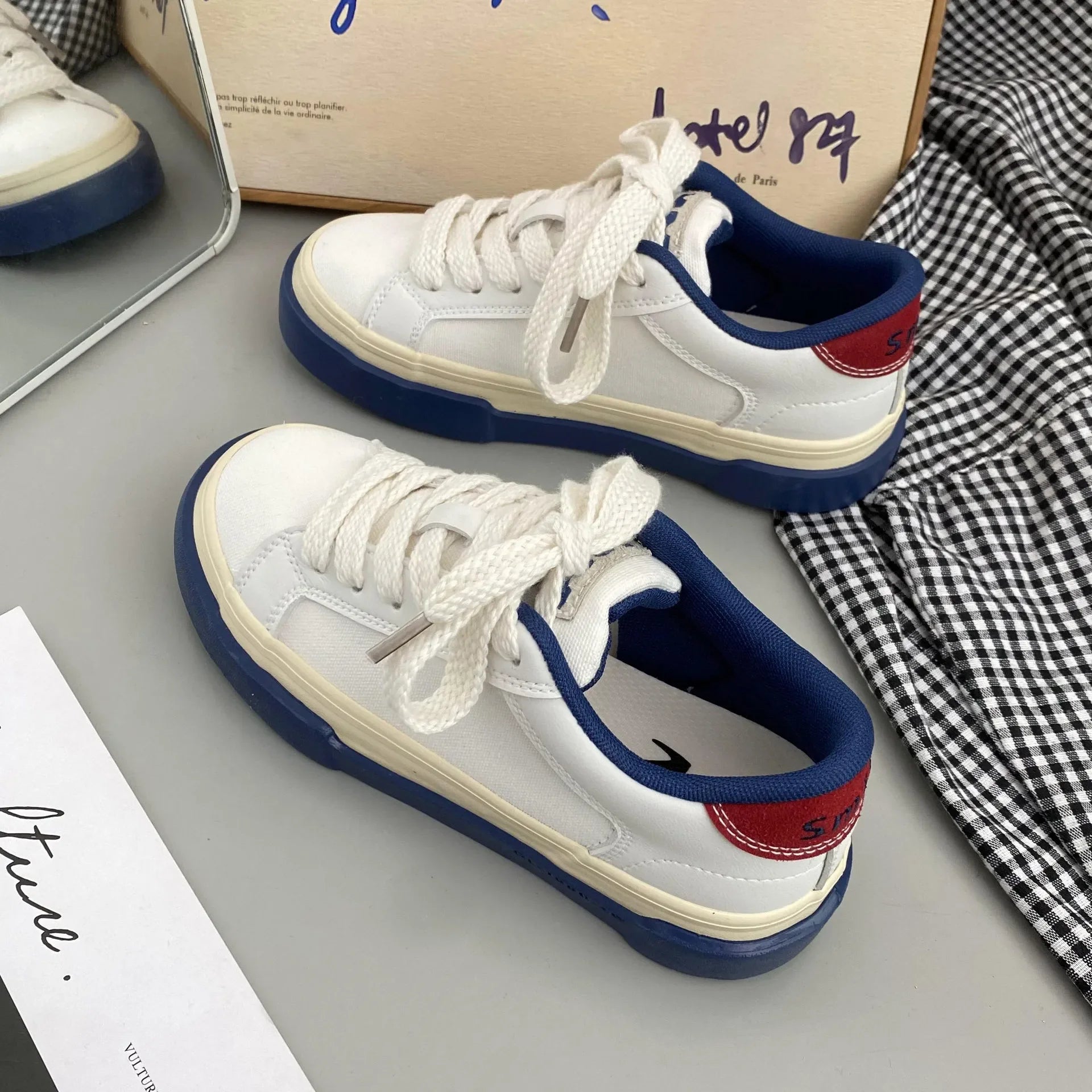 Women Vintage Red Low-top Jogging Canvas Sneakers Casual Letter Embroidery Vulcanized Skateboard Shoes Students Flat Trainers