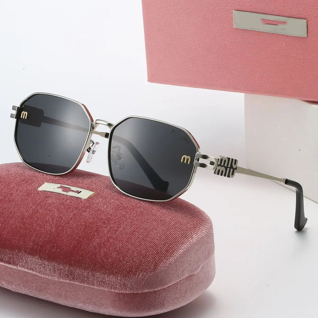 2025 New Miu Home Square Sunglasses for Women with a sense of luxury, retro and trendy, big brand sunglasses, M Outdoor Glasses