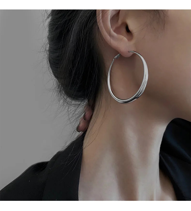 Fashion Exaggerated Big Circle Hoop Earrings for Women Statement Jewelry Smooth Circle Earrings Femme Boucles d'oreilles
