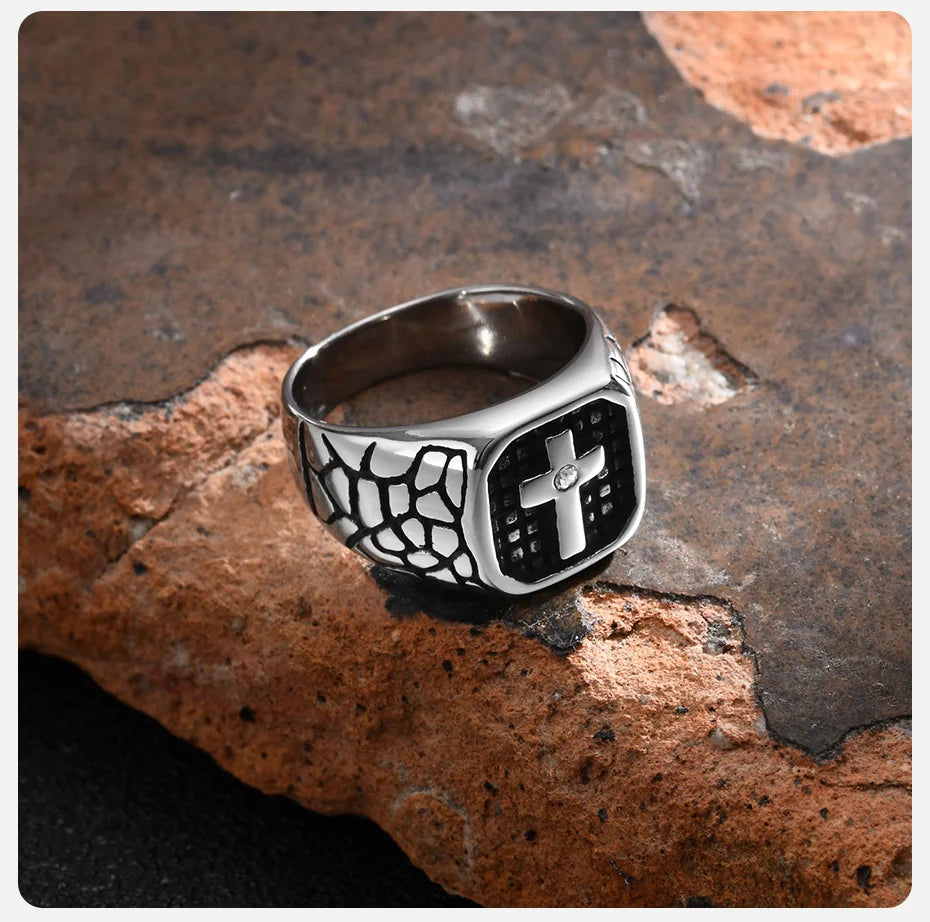Vnox Bold Cross Signet Rings for Men,Crack Warrior Men's Faith Protect Stamp Finger Band, Vintage Viking Jewelry