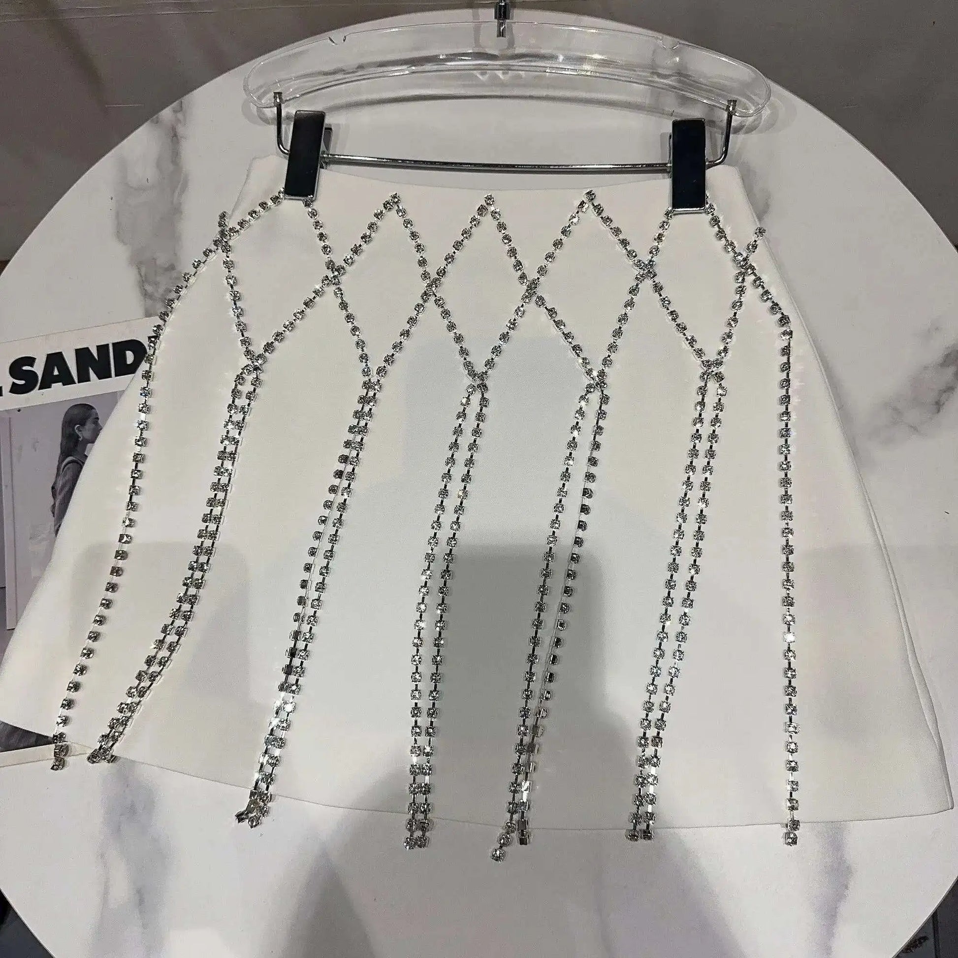 DEAT 2025 Spring New Fashion Diamond Chain Design Mini Skirt For Women Zipper Waist A-line Wrapped Hip Skirts Female 11XX5371