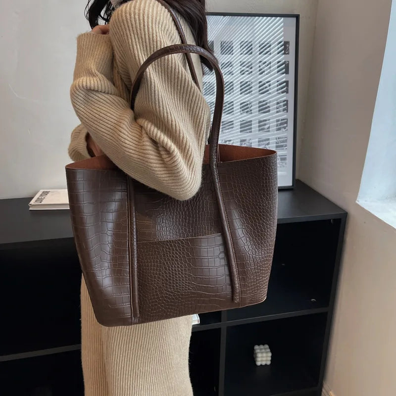 Women Large Pu Leather Shoulder Bag 2023 Vintage Fashion Leather Material Trendy Designer Women's Fashion Handbag Wallet Handbag