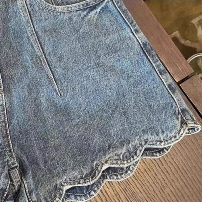 Retro high-waisted jeans women's summer new high fashion temperament design casual Joker wavy shorts. baggy jeans women