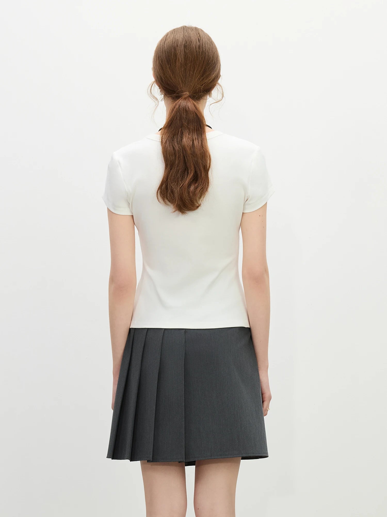 FSLE MInimalism Style Pink Straight Shoulder Short-sleeved T-shirt for Women 2025 Summer New Slim Fit Round Neck Top 25FS12113