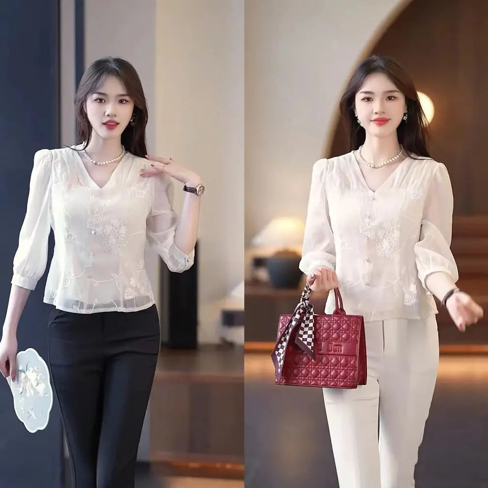Spring and Summer 7-quarter Sleeve Embroidered V-neck New Shirt 2025 Slim and Slim and Fashionable Versatile Top