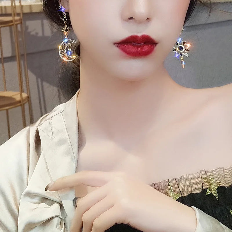 Fashion New Elegant Silver Color Asymmetric Star Moon Earrings Long Statement Tassel Sparkling Personalized Earrings Jewelry