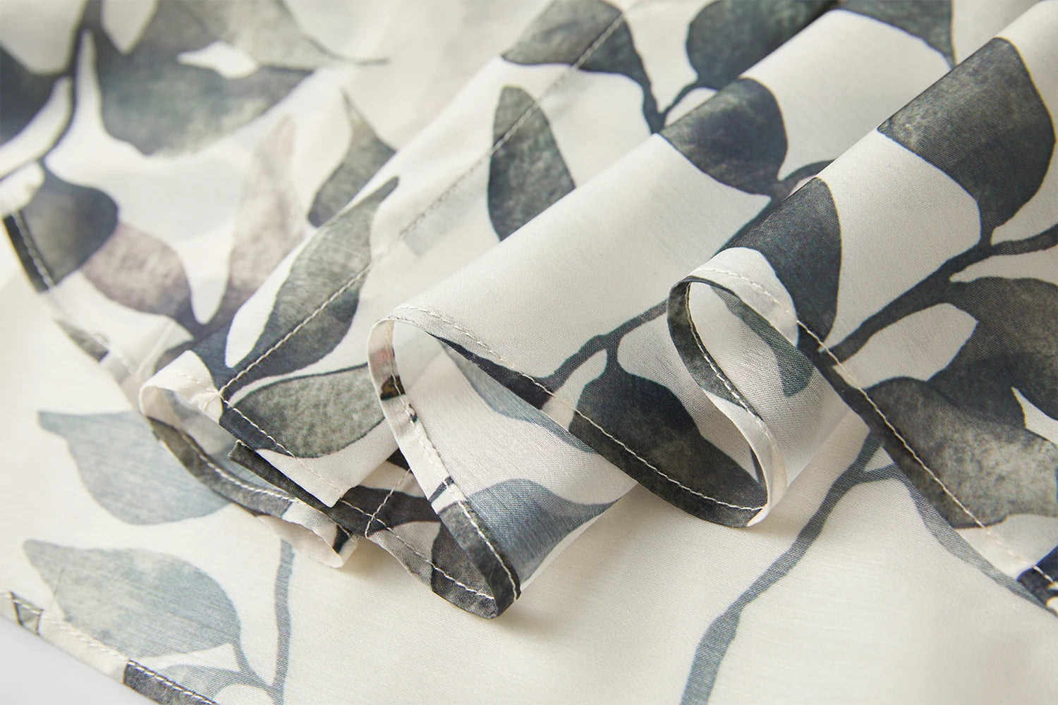 FSLE Holiday Style Plant Print Loose Shirt For Women Summer 2025 New Arrival Temperament Commuter Chic Shirt 25FS12848