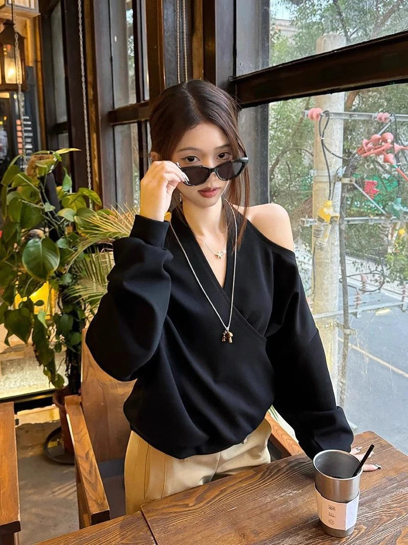 Zoki Sexy Halter Sweatshirt Women Streetwear Off Shoulder V Neck Pullovers Vintage Loose Backless Design Female Korean Tops New