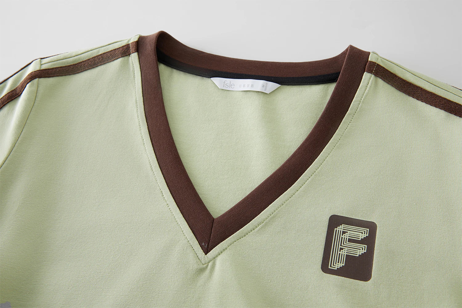 FSLE 2025 Summer Sporty Cropped Jersey Tee Petite Racerback Gym to Street Y2K Aesthetic Breathable Split Hem Reflective Trim