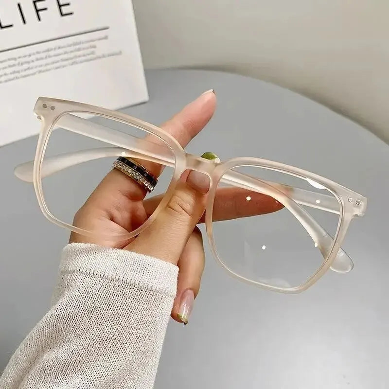 Round Eyewear Transparent Computer Glasses Frame Women Men Anti Blue Light Blocking Glasses Optical Spectacle Eyeglass