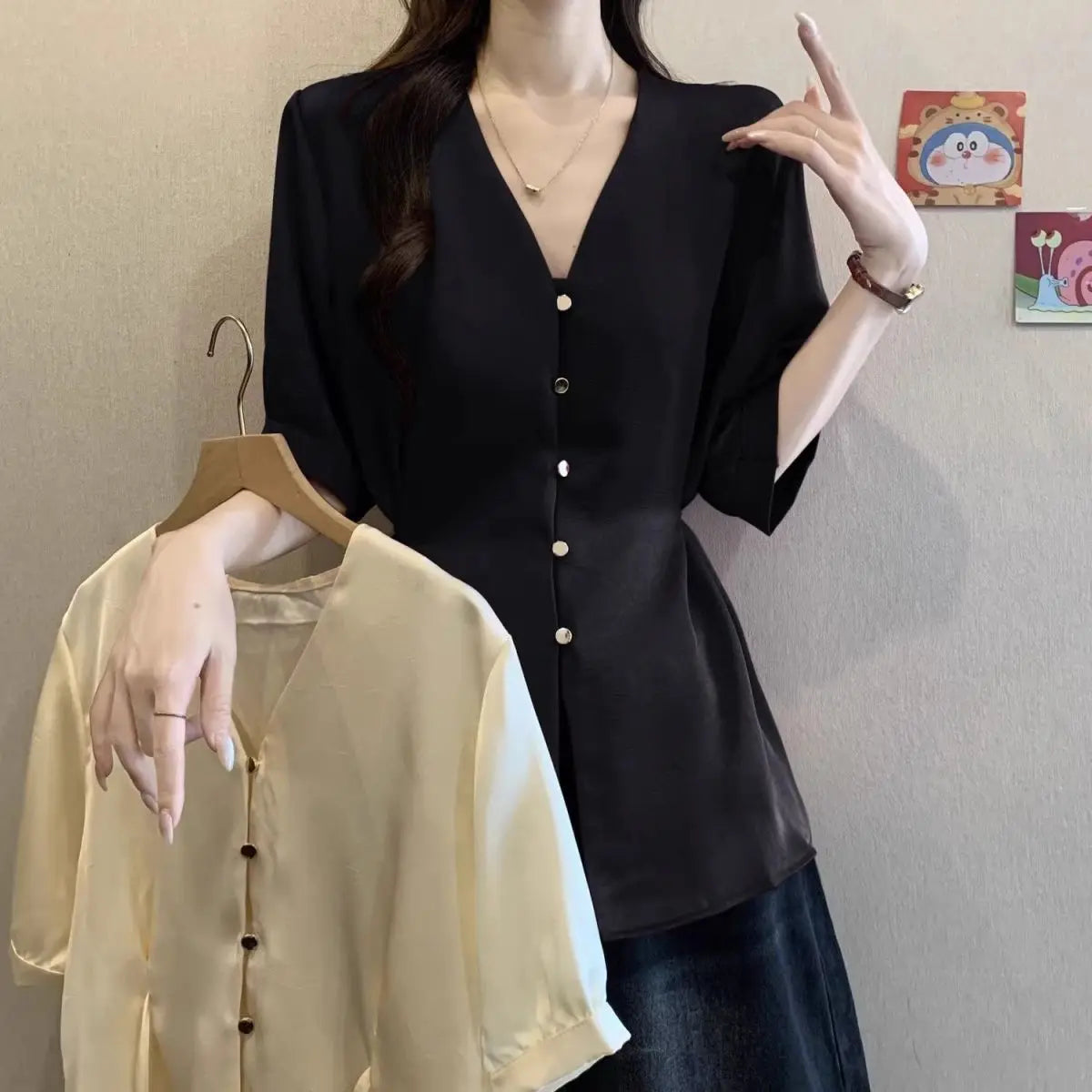 Women Clothes Summer Fashion Korean Button Solid Color V-neck Puff Sleeve Female Simplicity Elegant Temperament Short Sleeve Top