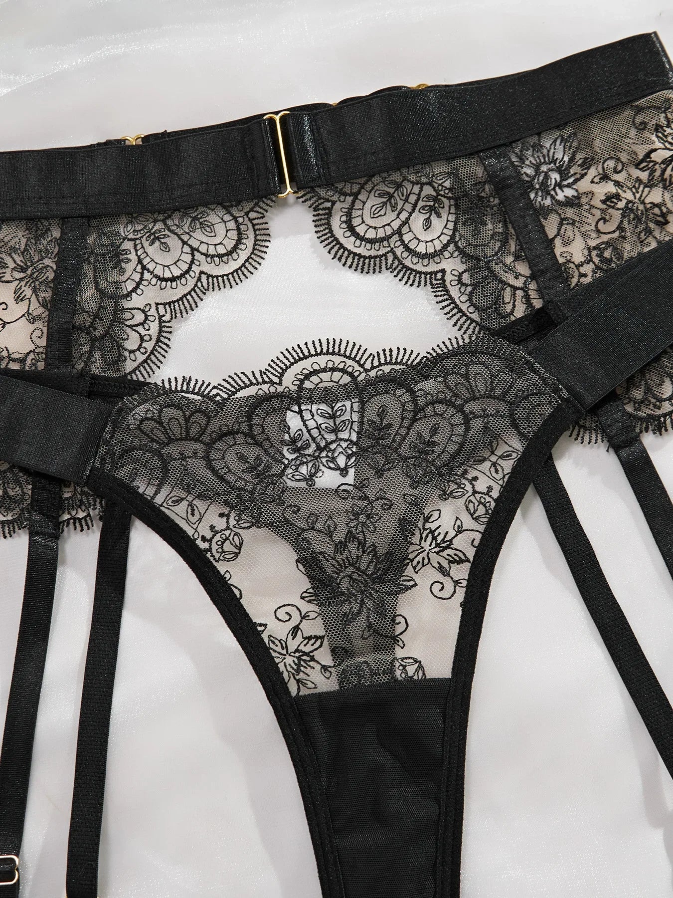 2025 New Erotic Set See-Through Embroidered Sexy Eyelash Lace Body Shaping Lingerie Four-Piece Set Women Onlyfan