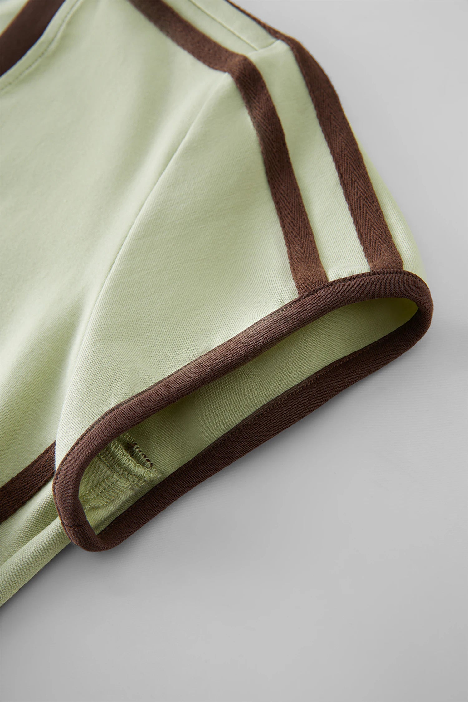 FSLE 2025 Summer Sporty Cropped Jersey Tee Petite Racerback Gym to Street Y2K Aesthetic Breathable Split Hem Reflective Trim