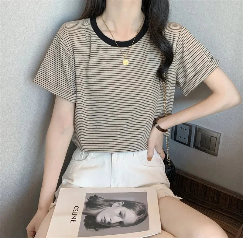 2024 New Round Neck Loose-Fit Stylish Striped T-Shirt Short Sleeves Women's Summer Round Neck T-Shirt Crewe Neck Design