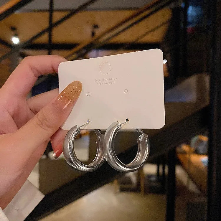 Fashion Exaggerated Big Circle Hoop Earrings for Women Statement Jewelry Smooth Circle Earrings Femme Boucles d'oreilles