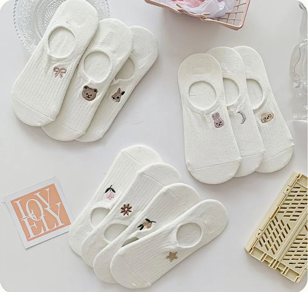 10 Pairs Women's boat socks summer white animal and plant cute embroidery invisible socks silicone anti slip socks