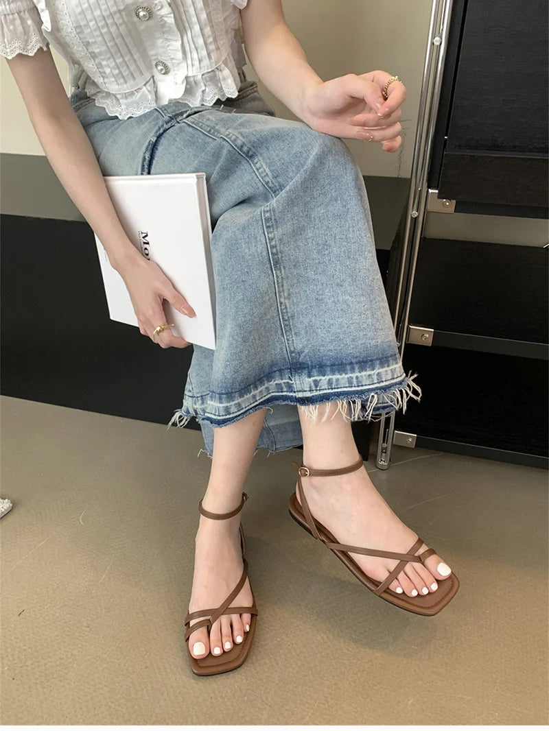 2025 Summer Gladiator Women Sandals Fashion Elegant Narrow Band Clip Toe Shoes Ladies Comfort Flats Beach Sandalias